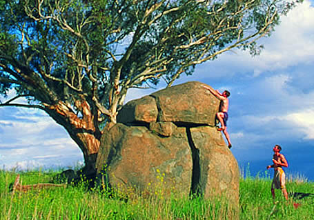 Summer bouldering in the ACT region.